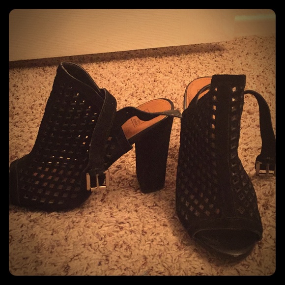 14th & Union Shoes - Peep toe black suede heels